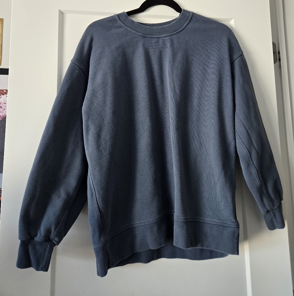 GUC - Lululemon all yours crew sweater - size 6 - iron blue